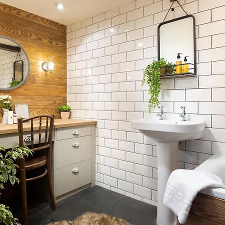 Craftsman Holiday home